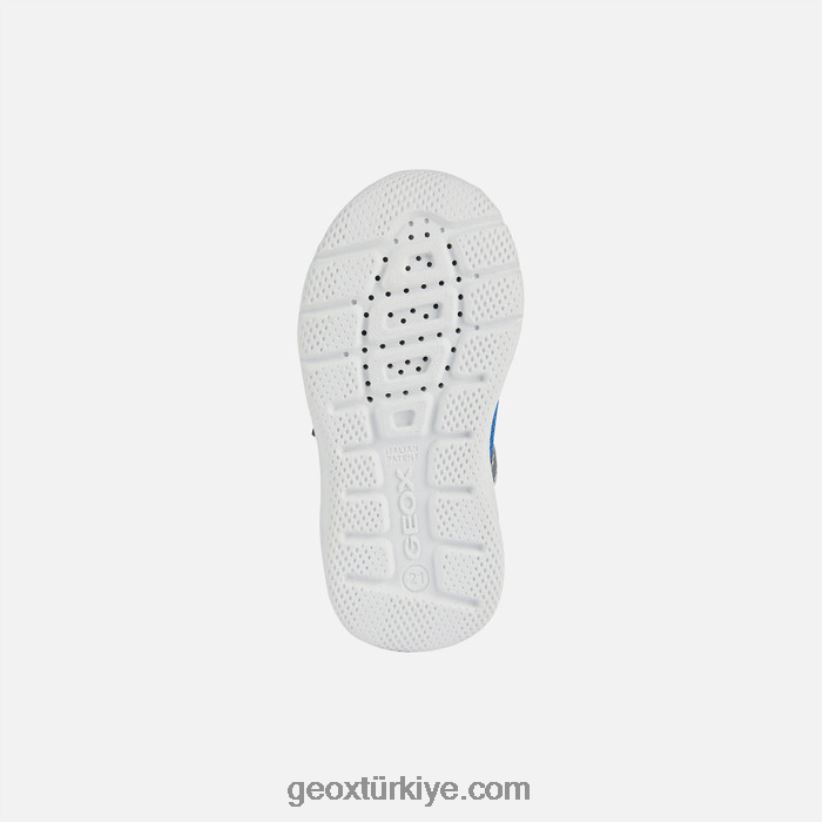 sprintye yürümeye başlayan çocuk asil/siyah Geox B60TP61519