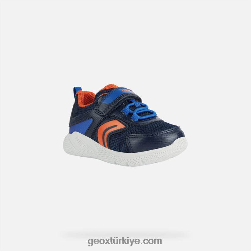 sprintye yürümeye başlayan çocuk donanma/kraliyet Geox B60TP61520