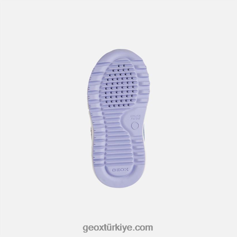 alben yürümeye başlayan çocuk uçak Geox B60TP61609