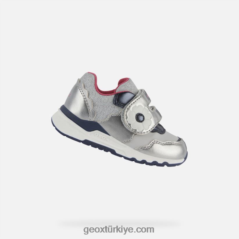 pirip yürümeye başlayan çocuk gümüş/lacivert Geox B60TP61569