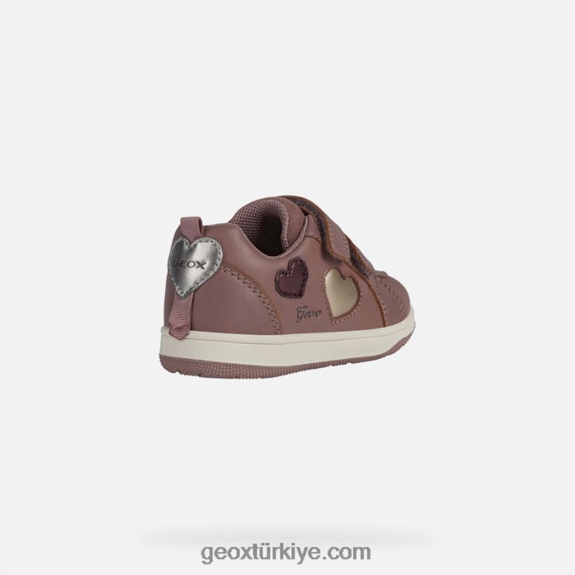 yeni film yürümeye başlayan çocuk gül dumanı Geox B60TP61621