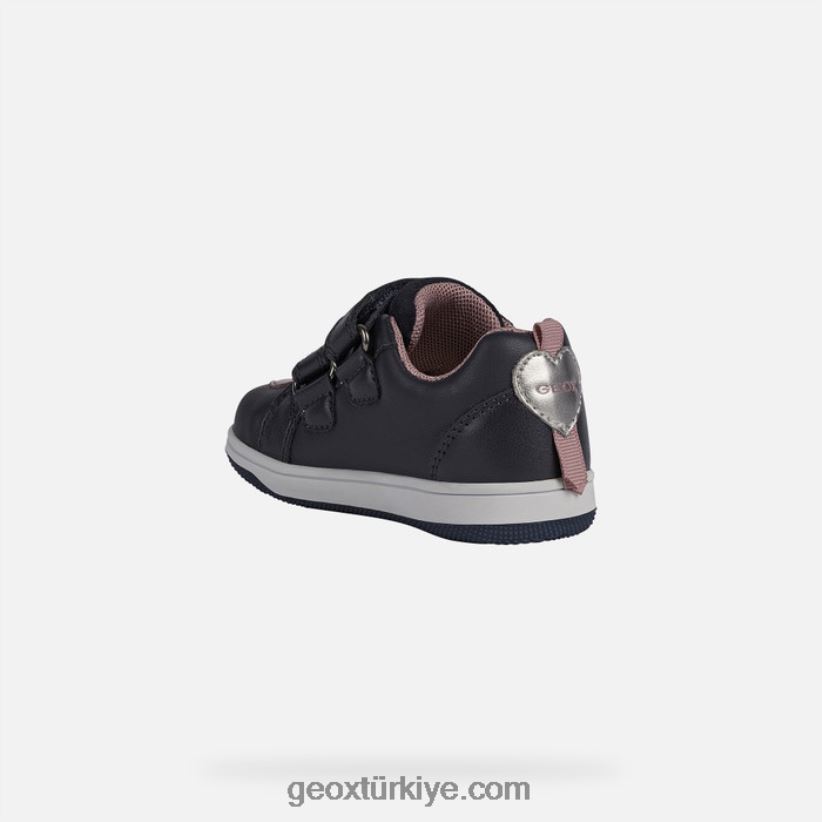 yeni film yürümeye başlayan çocuk koyu lacivert Geox B60TP61620
