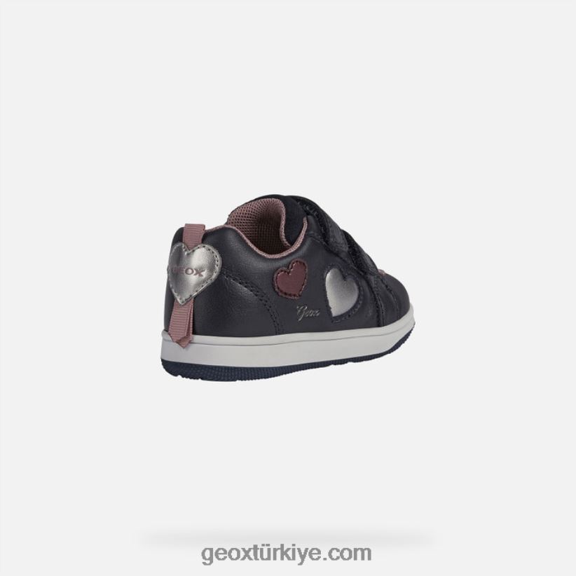 yeni film yürümeye başlayan çocuk koyu lacivert Geox B60TP61620