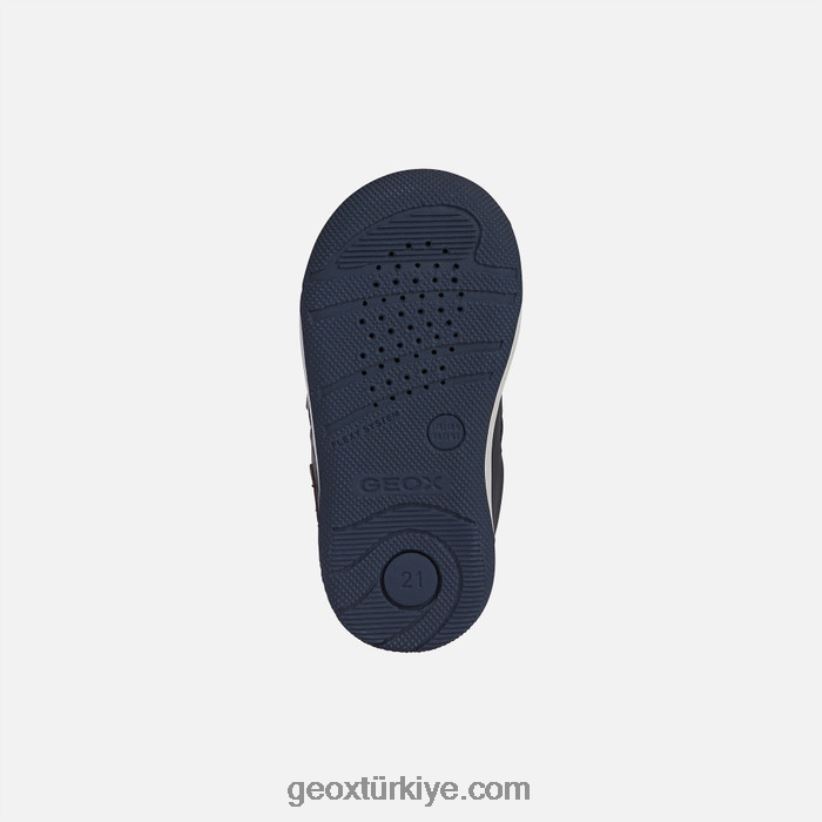 yeni film yürümeye başlayan çocuk koyu lacivert Geox B60TP61620