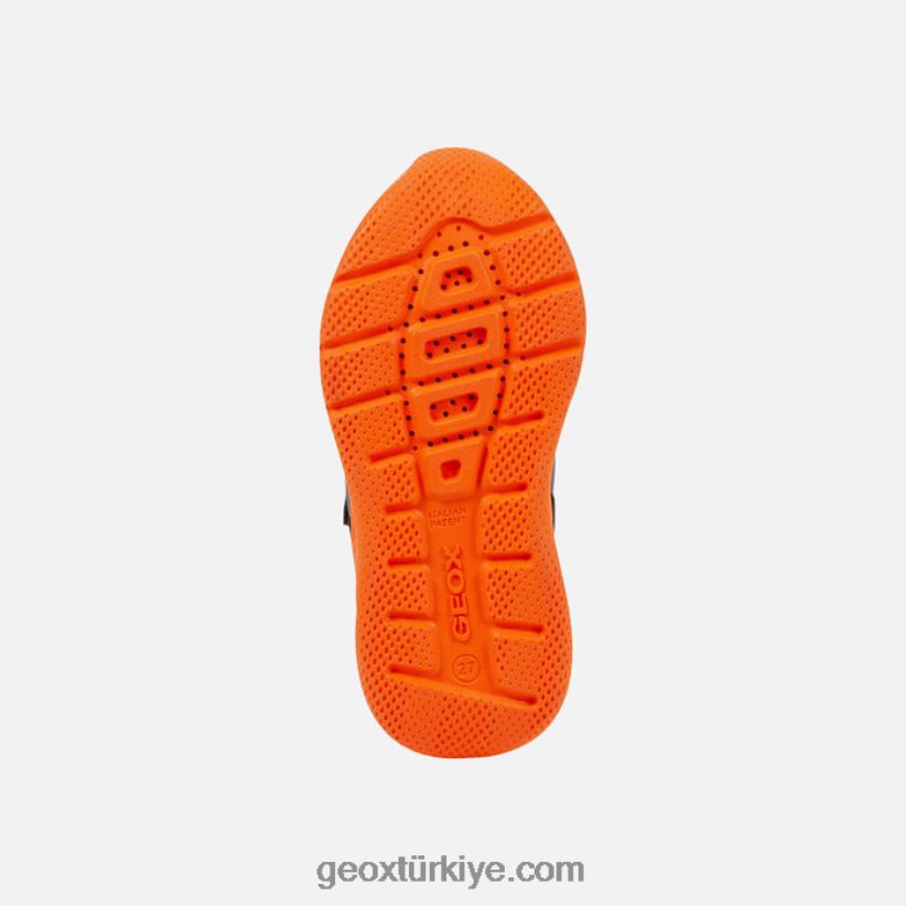 hızlı koşan çocuk siyah/turuncu Geox B60TP61310