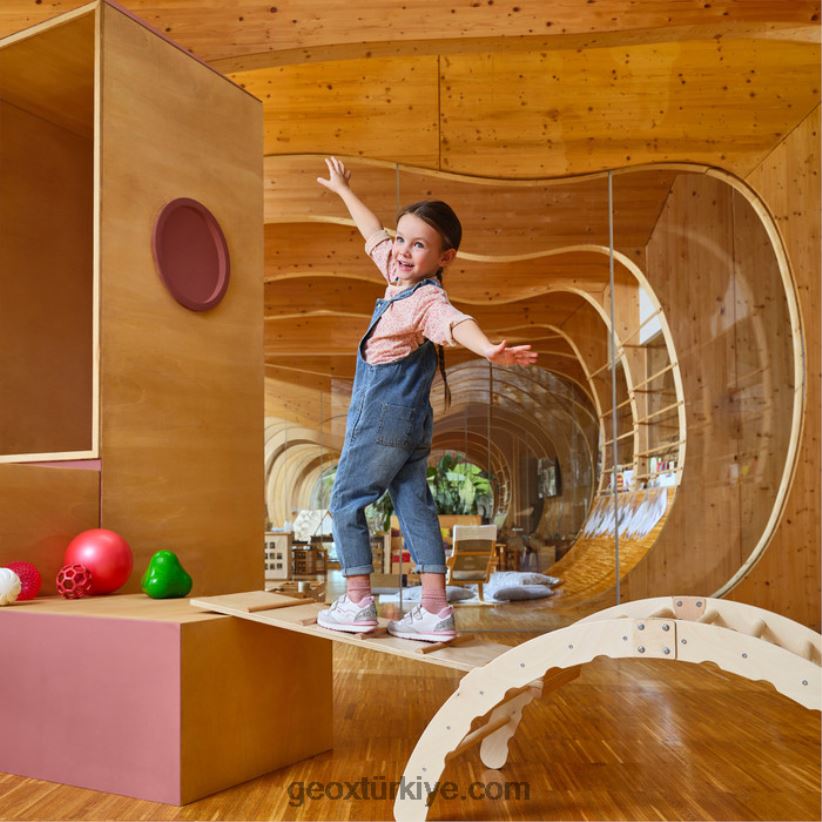 fahişe kız kırık beyaz/pembe Geox B60TP61908